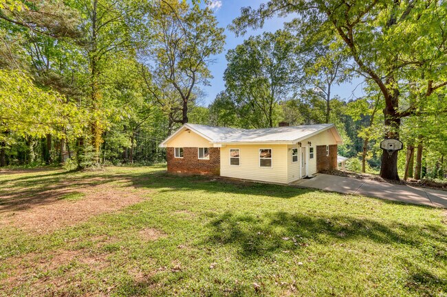 Lado de la casa - 6038 Old Bascomb Rd