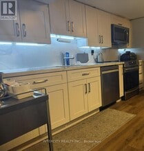 Building Photo - 222 Combe Ave