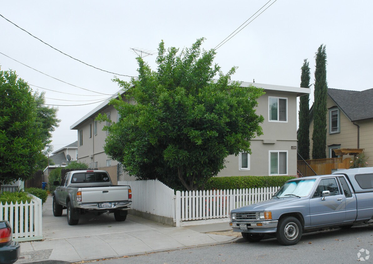 Building Photo - Boston Avenue Apartments