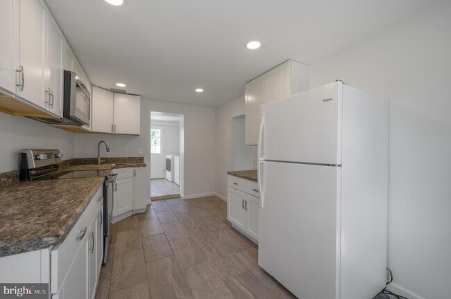 Foto del edificio - 1979 US-206