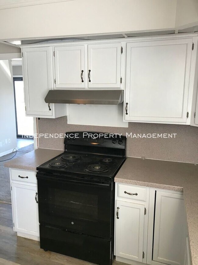 Building Photo - 3427 Valleywood Dr