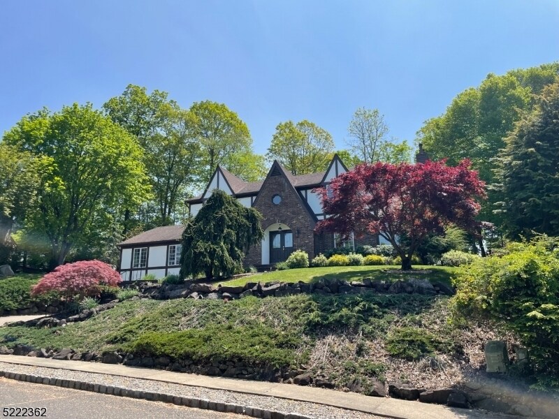 Primary Photo - 87 Highland Cir