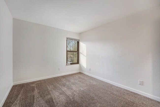 Building Photo - 7080 W 20th Ave