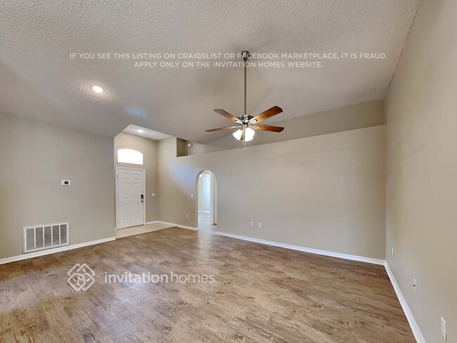 Foto del edificio - 5602 Oakwood Knoll Dr