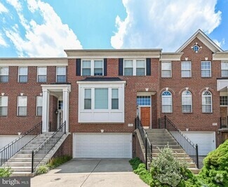 Building Photo - 829 Valemount Terrace NE