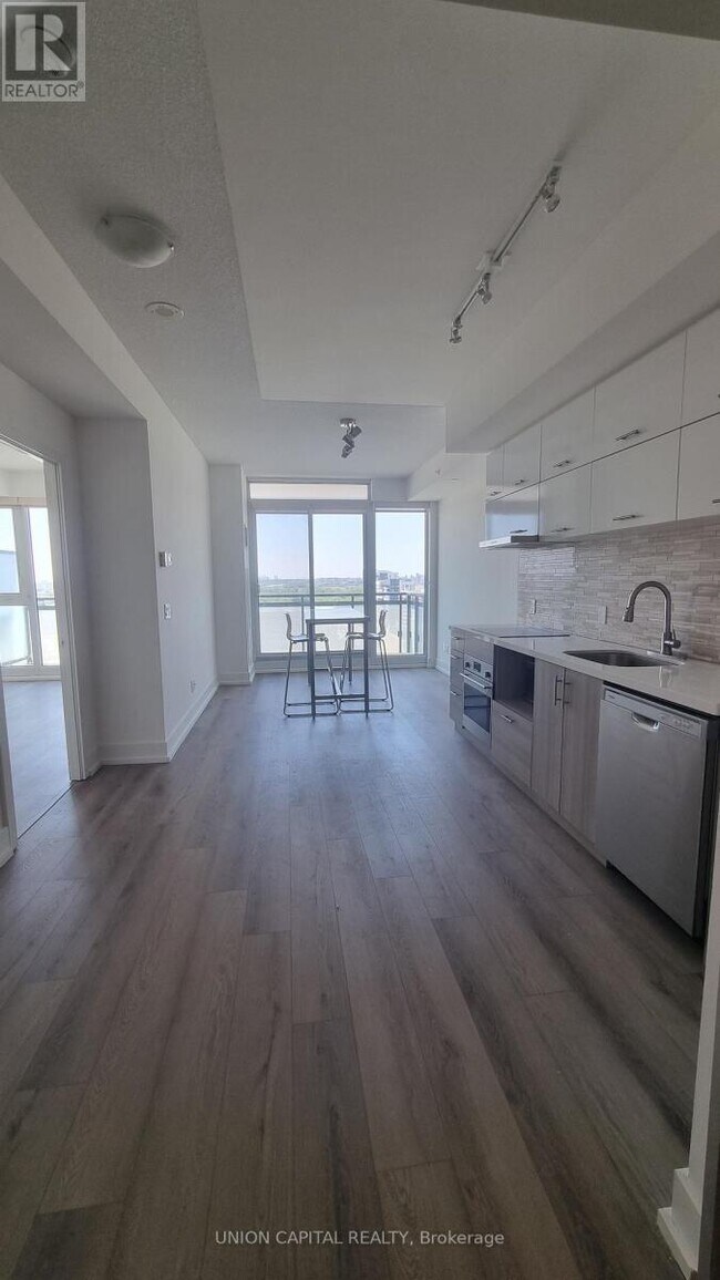 Photo du bâtiment - 8081 Birchmount Rd