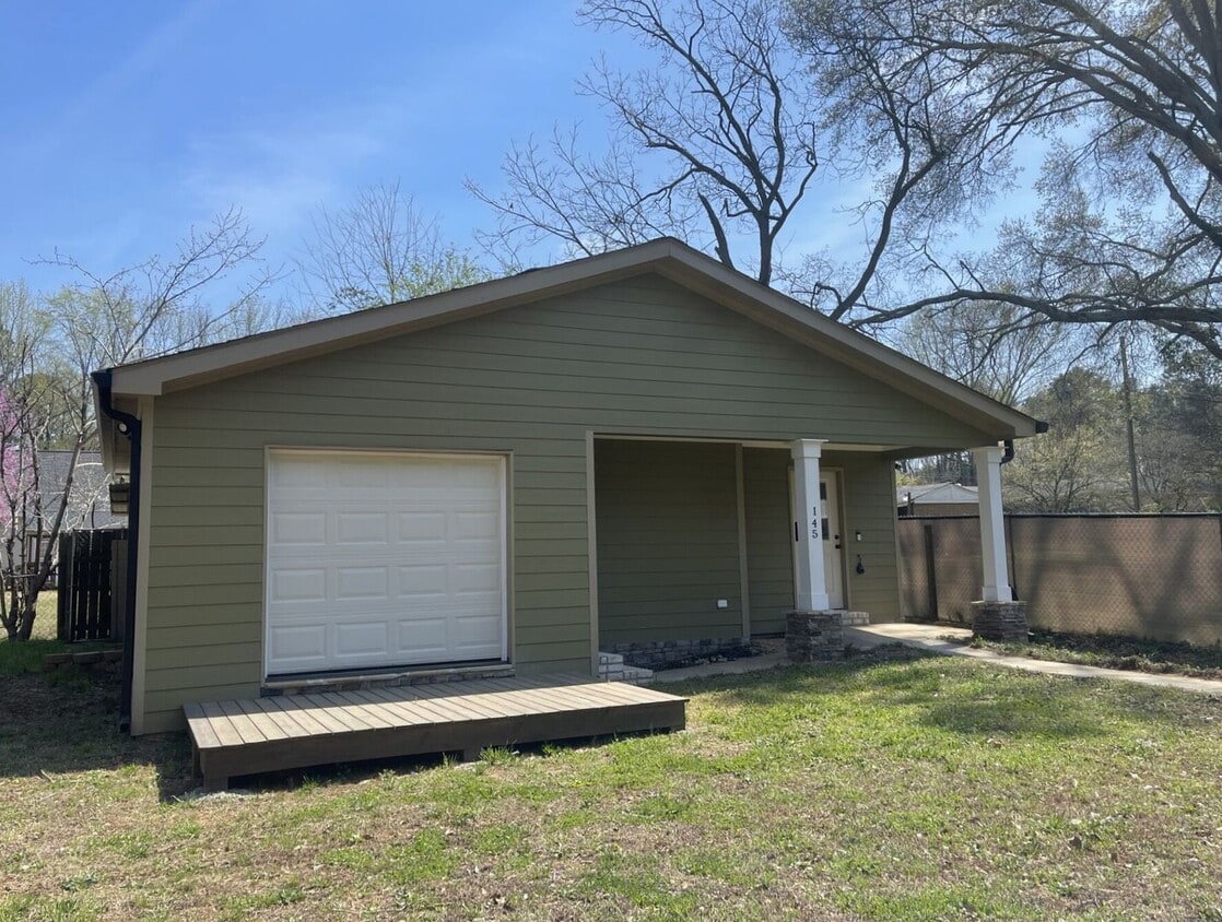 SPACIOUS COTTAGE FOR LEASE - Pre-Leasing August 2026! - SPACIOUS COTTAGE FOR LEASE - Pre-Leasing August 2026!