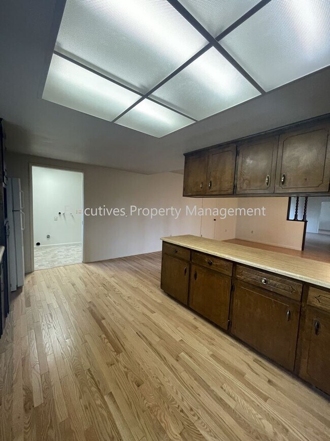 Building Photo - For Rent || 14621 South Ave Delhi, CA