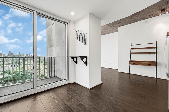 Foto del edificio - 5925 Almeda Rd