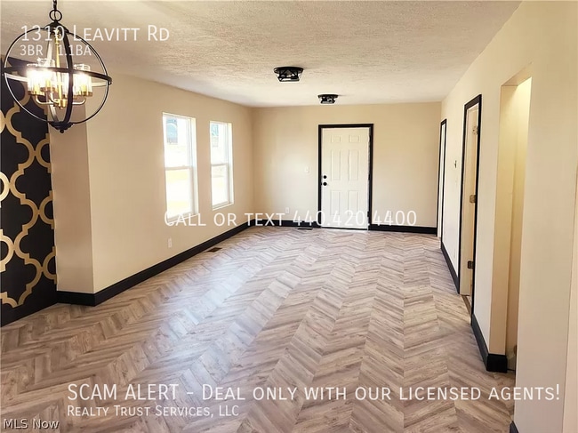 Building Photo - 1310 N Leavitt Rd