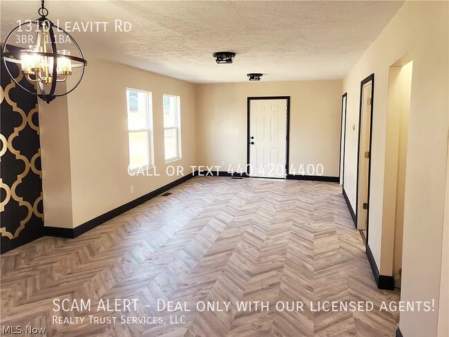 Foto del edificio - 1310 N Leavitt Rd