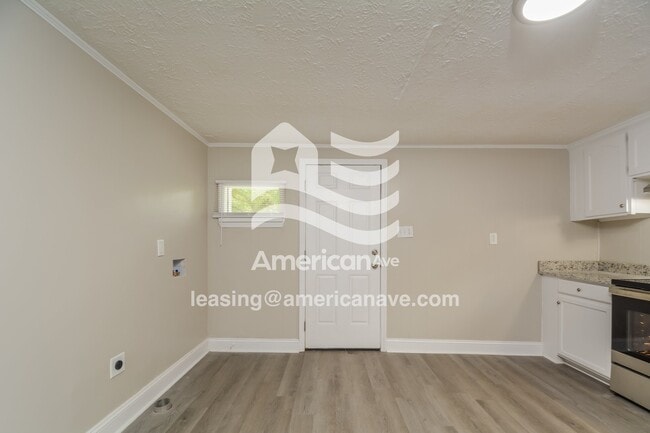 Building Photo - 707 Wilma St