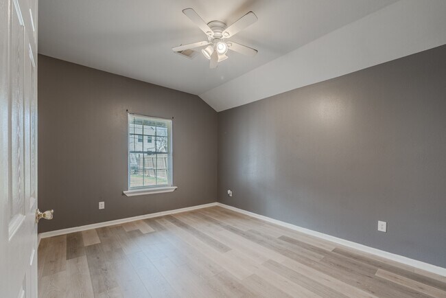 Foto del edificio - 834 Elkhart St