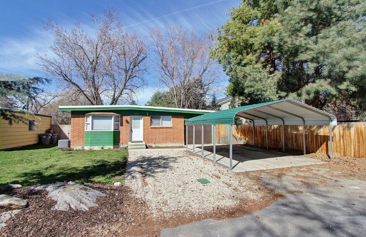 Primary Photo - Charming Single-Level Home on Cul-de-sac