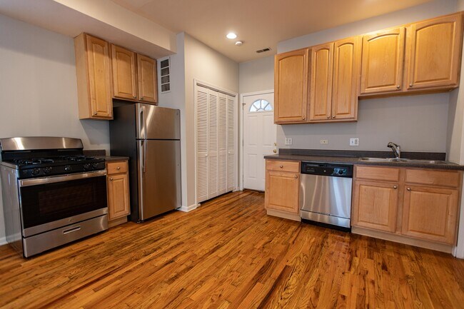 Foto del edificio - 3236 N Clifton Ave