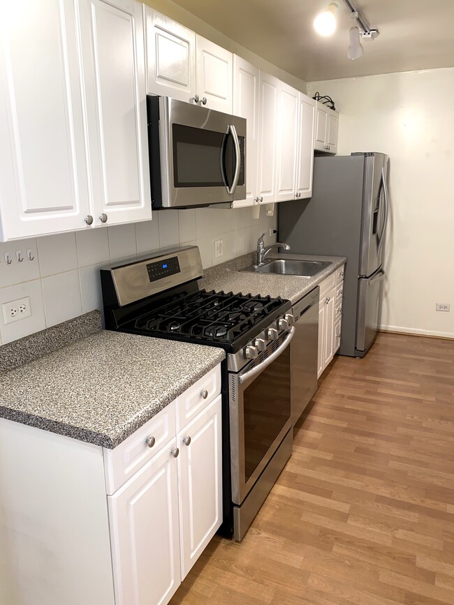 Foto del edificio - 435 W Oakdale Ave