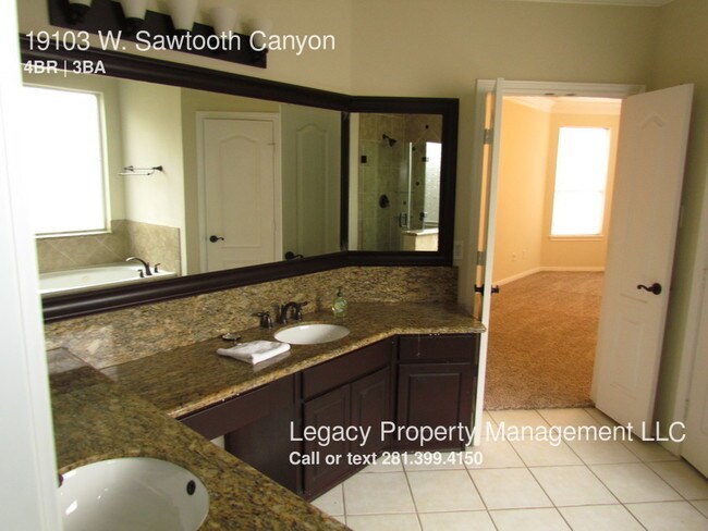 Building Photo - 19103 W Sawtooth Canyon Dr
