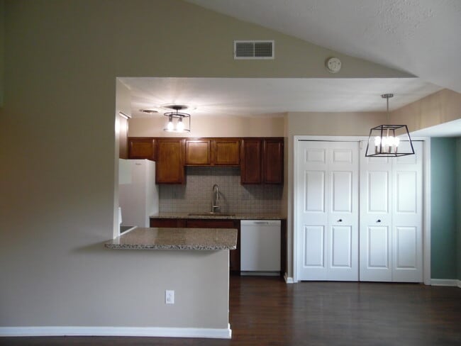 Building Photo - 904 Wyndham Hills Dr