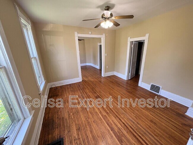 Building Photo - 3201 Dinnen Ave