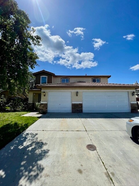 Building Photo - 4485 Thornbush Dr