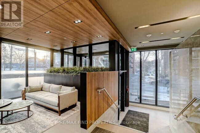 Photo du bâtiment - 21 Park St E