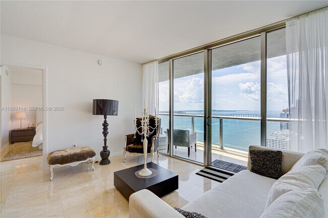 Foto del edificio - 495 Brickell Ave