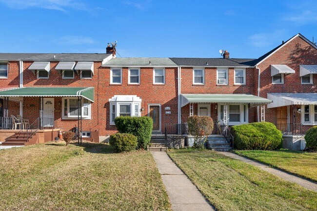 Foto del edificio - Charming 4-bedroom, 2-bath