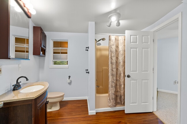 Building Photo - 401 Shiloh Dr