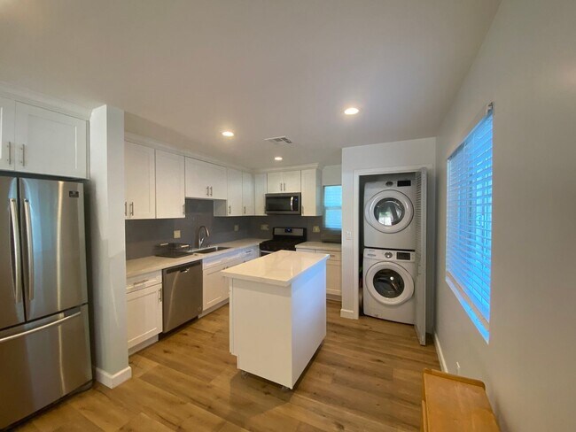 Foto del edificio - 17358 Lemac St