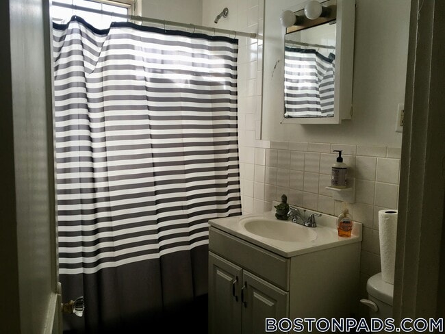 Building Photo - 155 Summer St