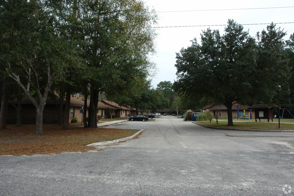 Building Photo - Heritage Villas of Callahan