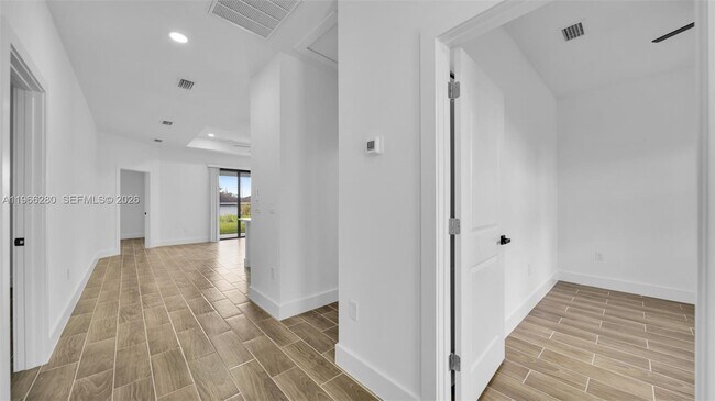 Foto del edificio - 330 Gordon Ave S