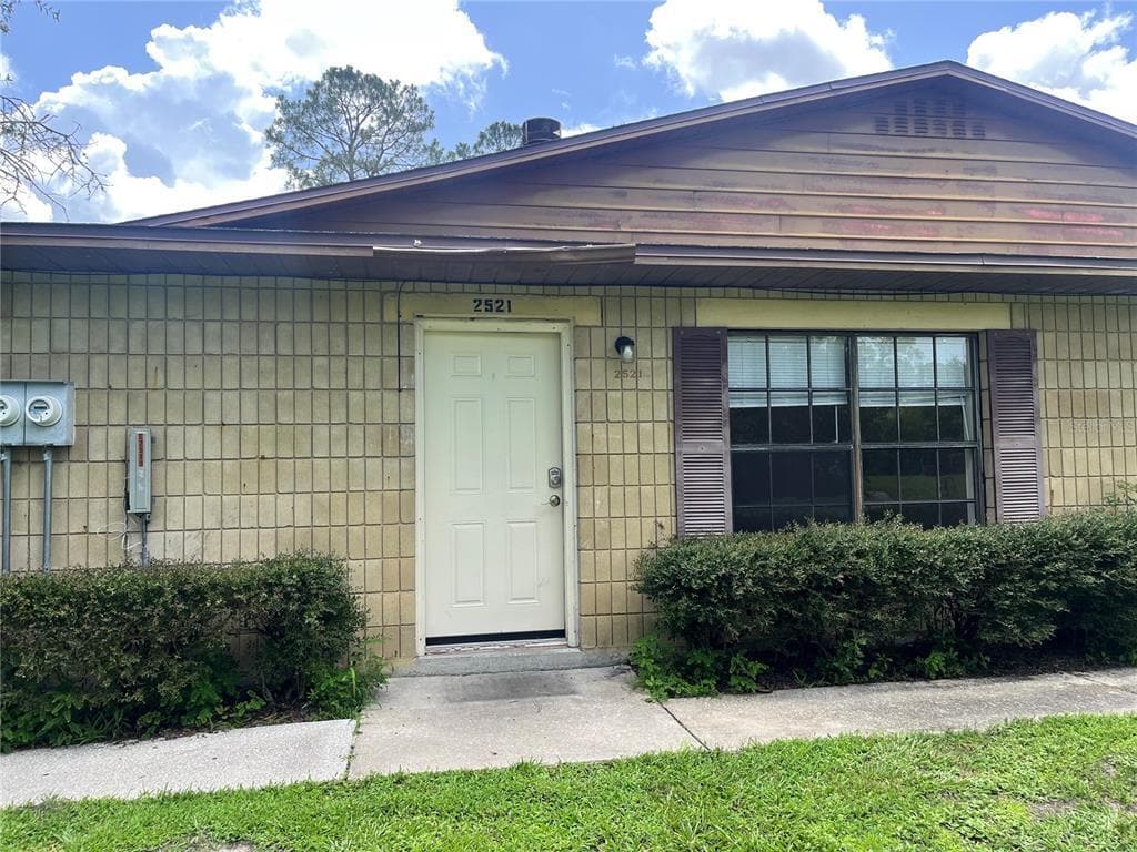 Primary Photo - 2521 NW 57th Pl