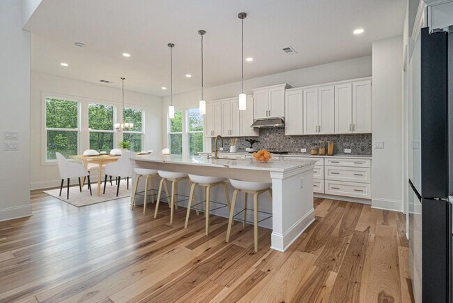 Foto del edificio - 4039 Tallow Pl