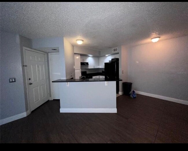 Cocina - 4658 Commander Dr