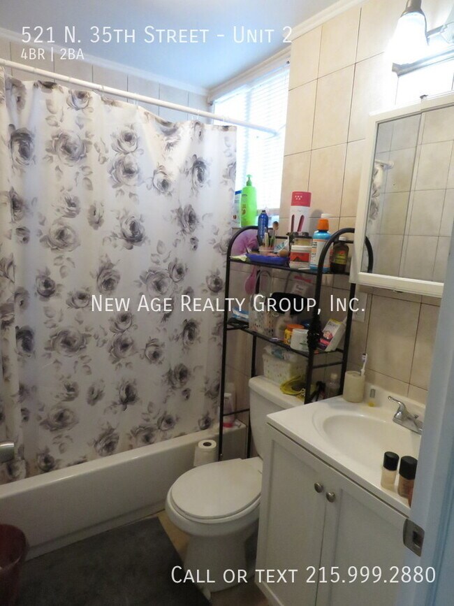 Building Photo - 4 bedroom, 2 bathroom at 35th & Spring Gar...