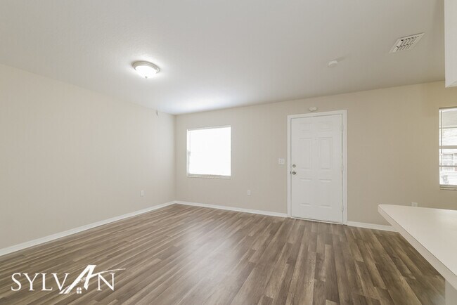 Foto del edificio - Do not miss out on this cute 3BR 1BA home