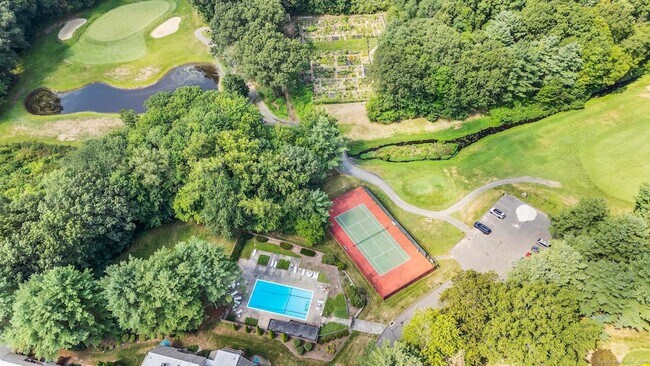 Foto del edificio - 43 Great Meadow Ln