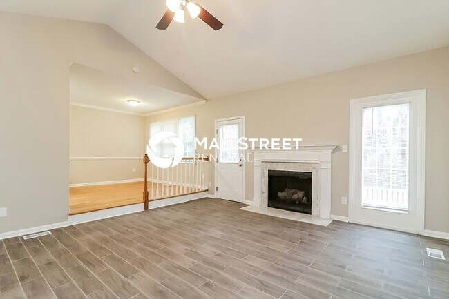 Foto del edificio - 3 Bedroom Pet-Friendly Home in CLAYTON, NC with Main Street Renewal