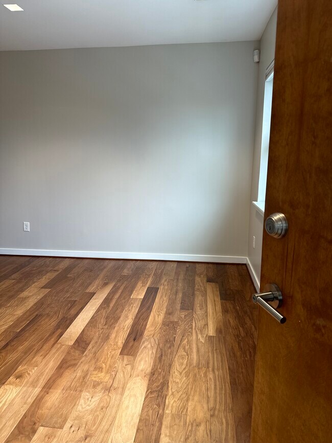Foto del edificio - 1710 Gales St NE