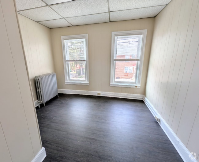 Building Photo - 211 N Bedford St