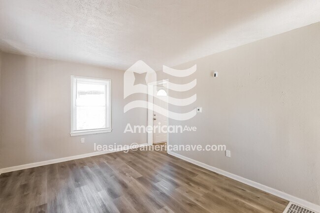 Foto del edificio - 3733 N Gladstone Ave