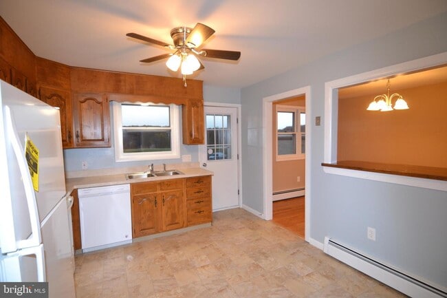 Building Photo - 1079 W Kings Hwy