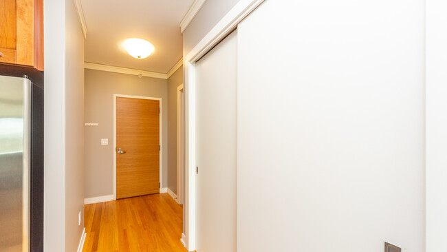 Foto del edificio - 1570 Elmwood Ave