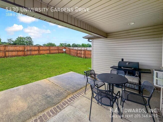 Building Photo - 5430 University Gardens Dr
