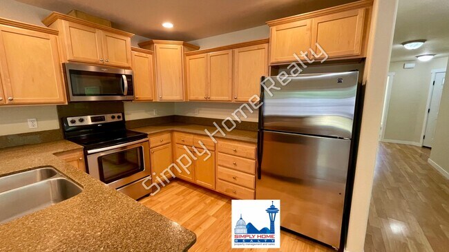 Foto del edificio - Welcome to Your Corner-Lot Retreat!