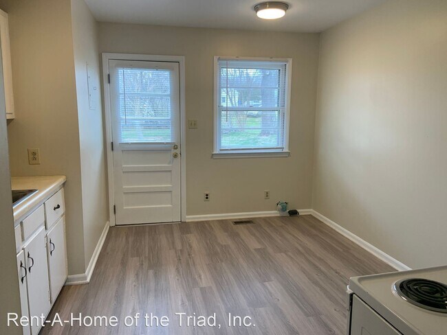 Building Photo - 2 br, 1 bath House - 2307 Yanceyville Stre...