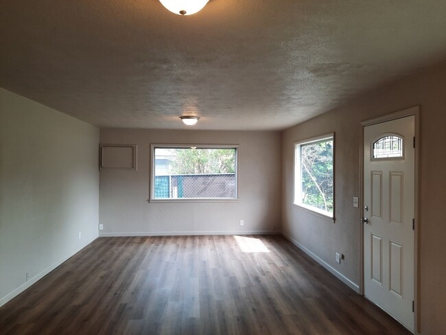 Building Photo - 64 N James Ave
