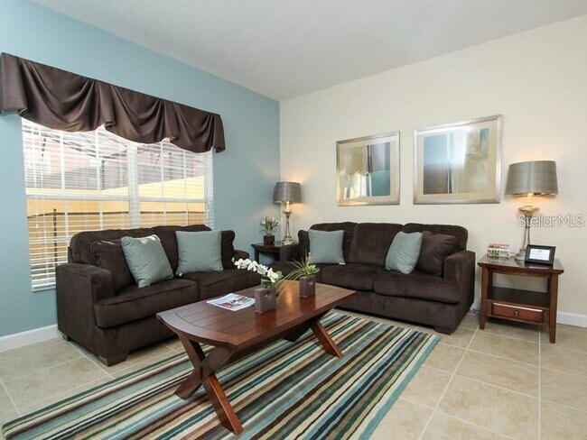 Foto del edificio - 8938 Majesty Palm Rd
