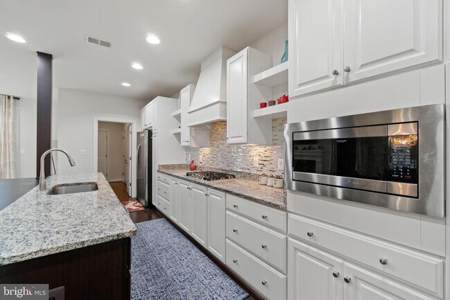 Building Photo - 44599 Wellsboro Dr